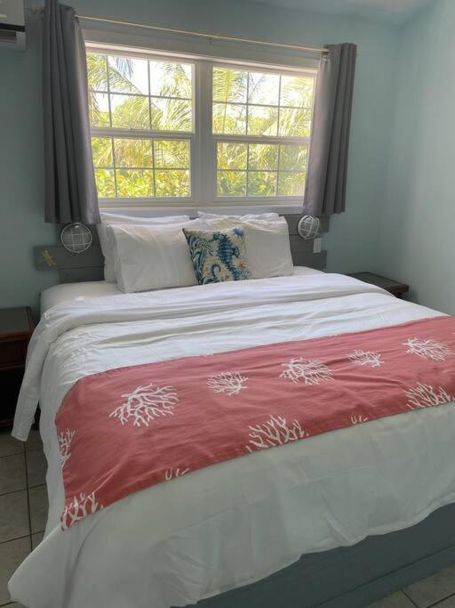 Beautiful Villa Just Steps Away From The Beach! George Town Eksteriør billede