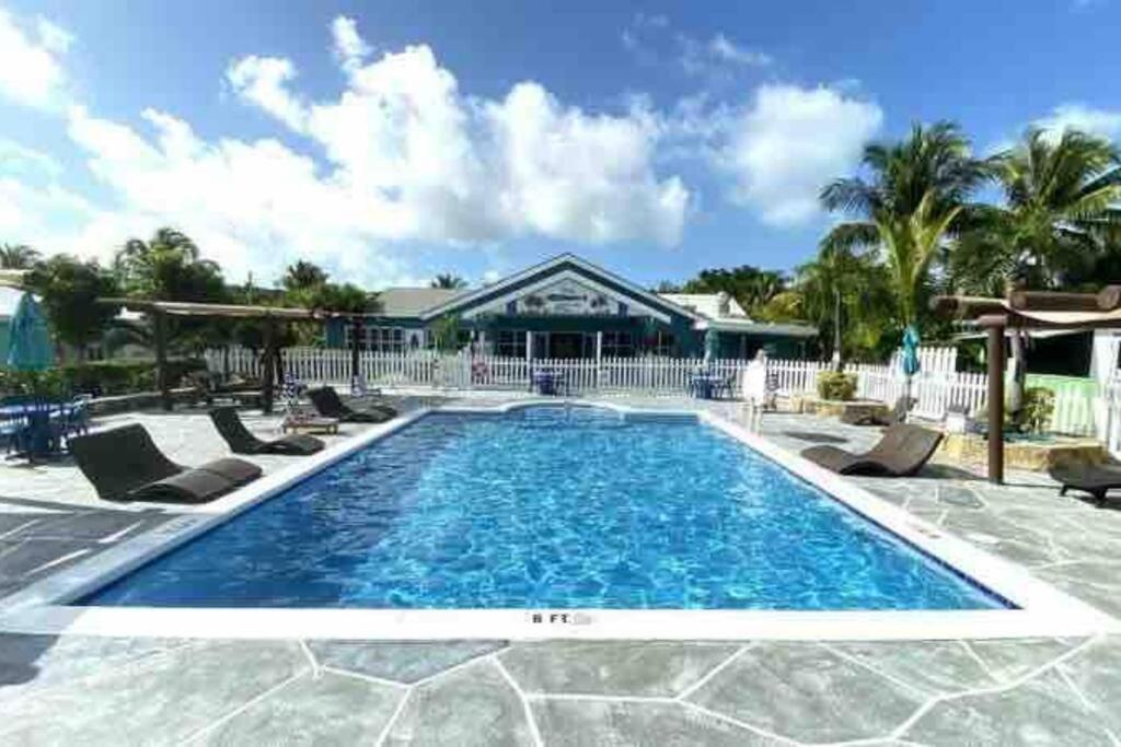 Beautiful Villa Just Steps Away From The Beach! George Town Eksteriør billede